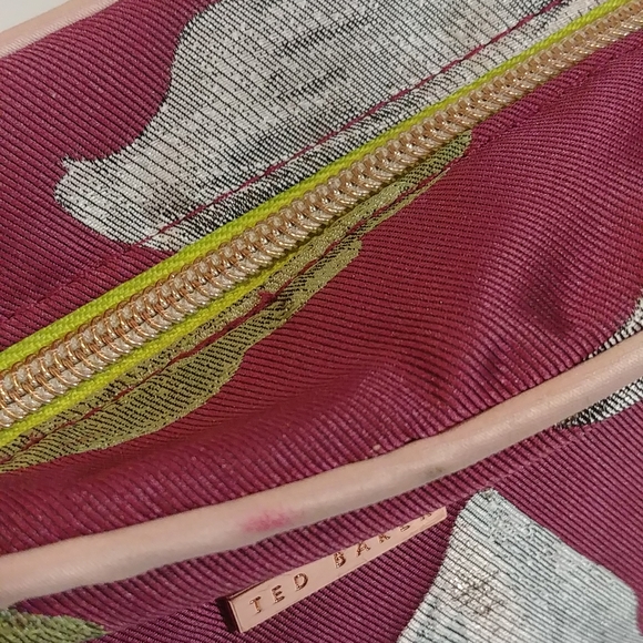 Ted Baker Floral Makeup Case - Picture 10 of 10